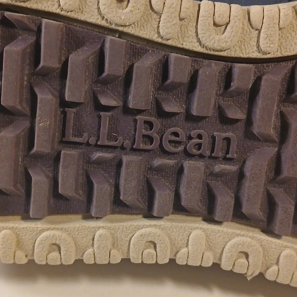 LL Bean Womens Ultralight Primaloft All Westher Water Resistant Slip Ons Sz 8 M